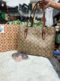 Luxury tote handbag