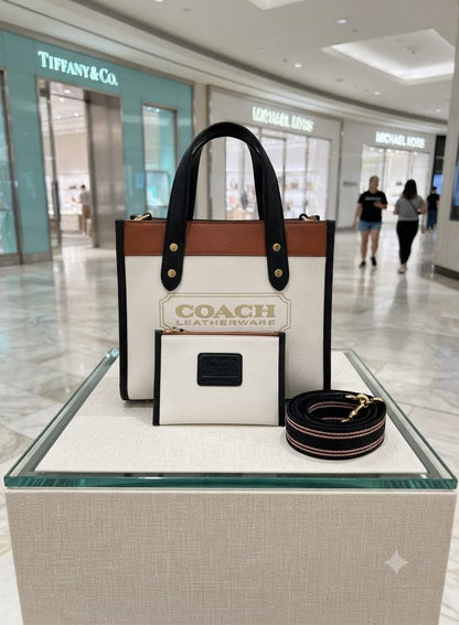 Luxury tote with pouch