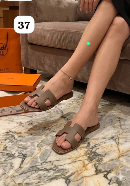 Her Oran Slip-On flats for Women – Luxury Designer Flats