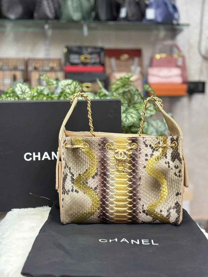 Luxury Chanel Shoulder Bag for Women